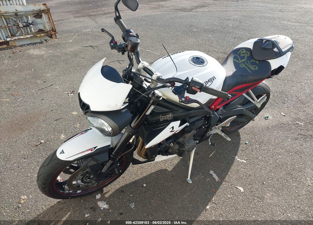 2018 TRIUMPH MOTORCYCLE STREET TRIPLE R VIN: SMTA414D2JT834607