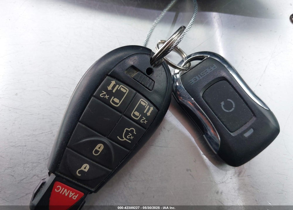 2015 CHRYSLER TOWN & COUNTRY VIN: 2C4RC1BG8FR697950