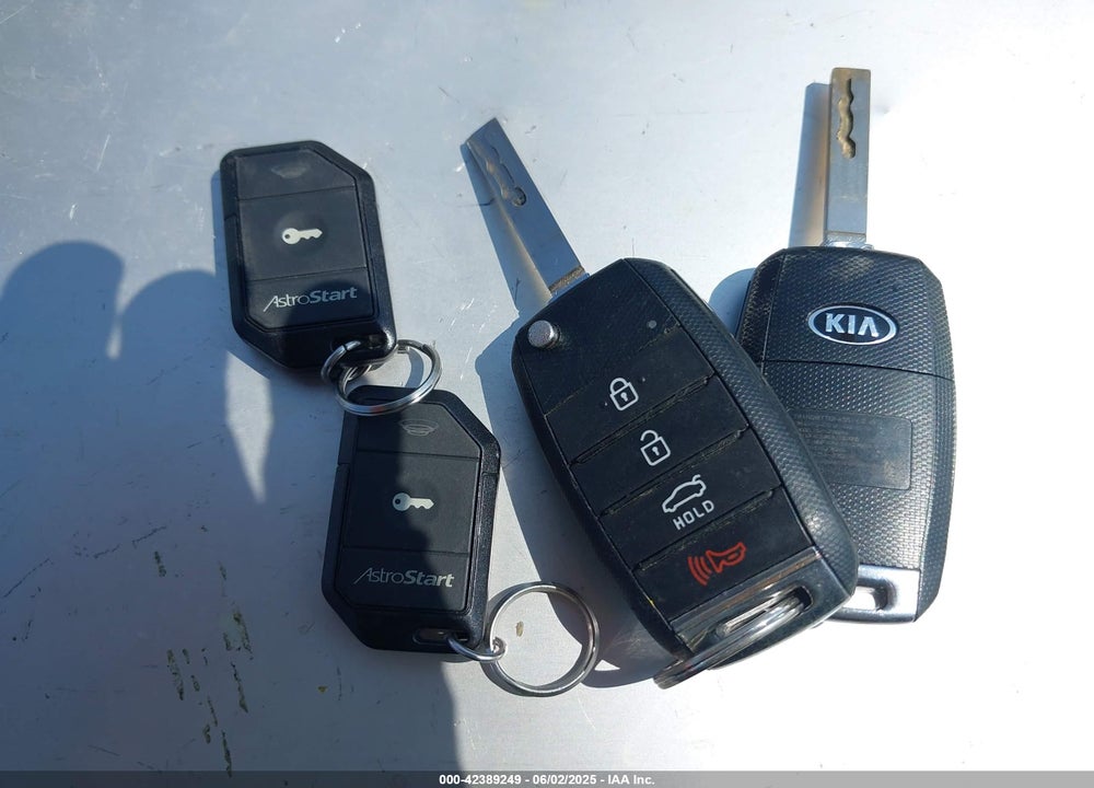 2017 KIA OPTIMA LX VIN: 5XXGT4L3XHG147391