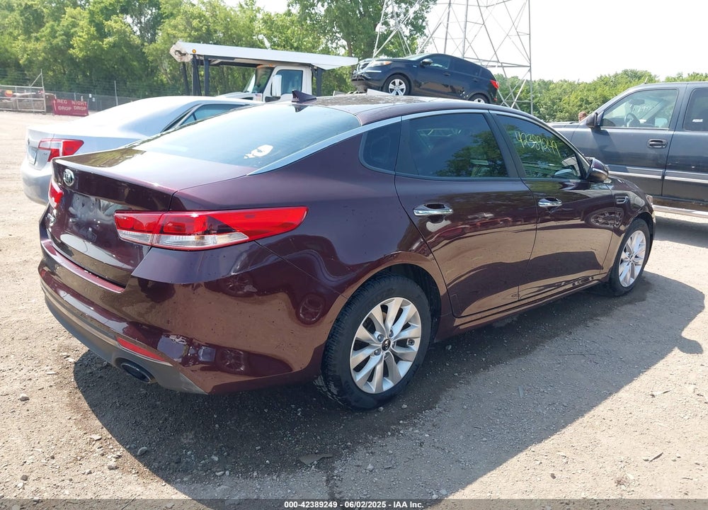 2017 KIA OPTIMA LX VIN: 5XXGT4L3XHG147391