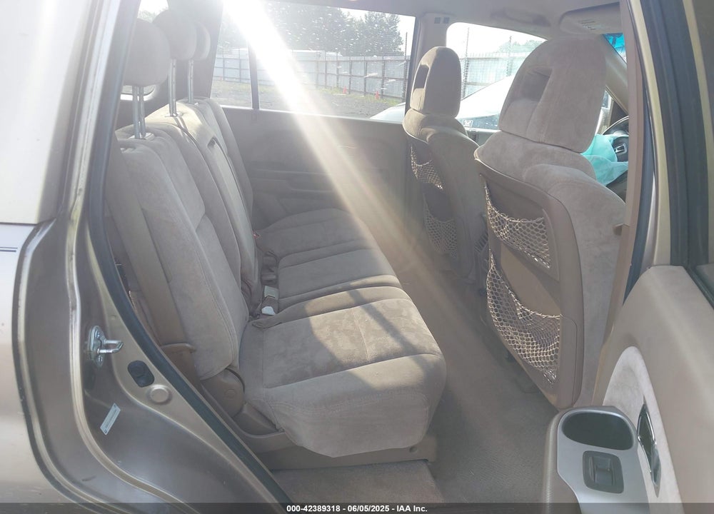 2004 HONDA PILOT EX VIN: 2HKYF18444H595880