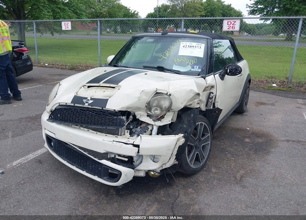 2011 MINI COOPER S VIN: WMWZP3C57BTX82937