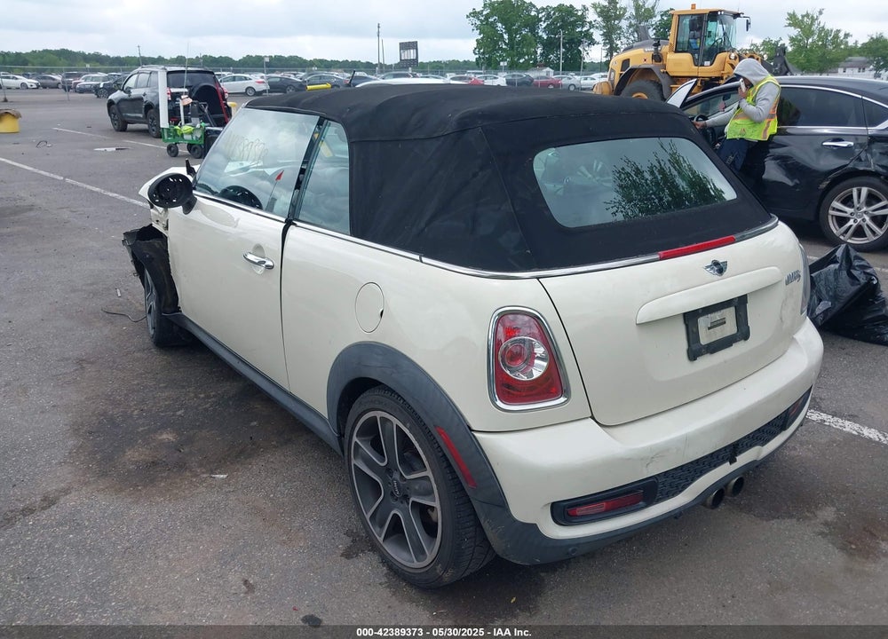 2011 MINI COOPER S VIN: WMWZP3C57BTX82937