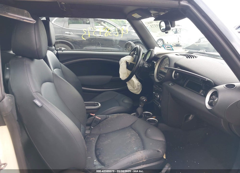 2011 MINI COOPER S VIN: WMWZP3C57BTX82937