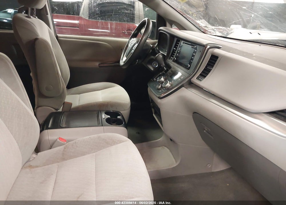 2018 TOYOTA SIENNA VIN: 5TDKZ3DCXJS915490