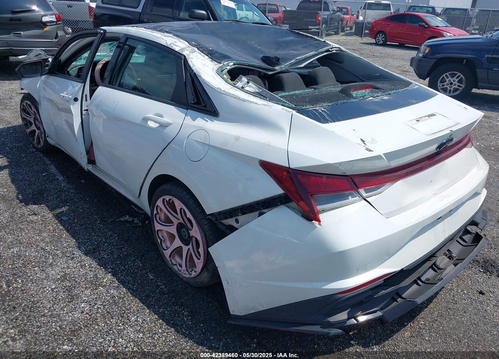 2022 HYUNDAI ELANTRA VIN: 5NPLM4AG1NH055880