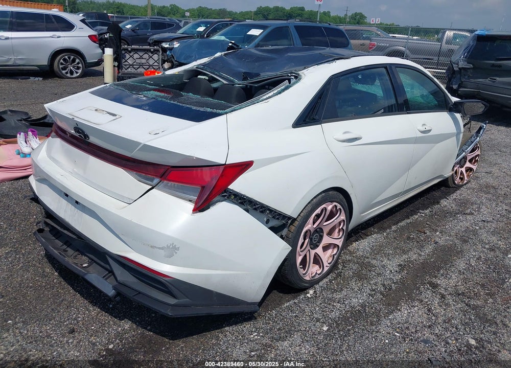 2022 HYUNDAI ELANTRA VIN: 5NPLM4AG1NH055880