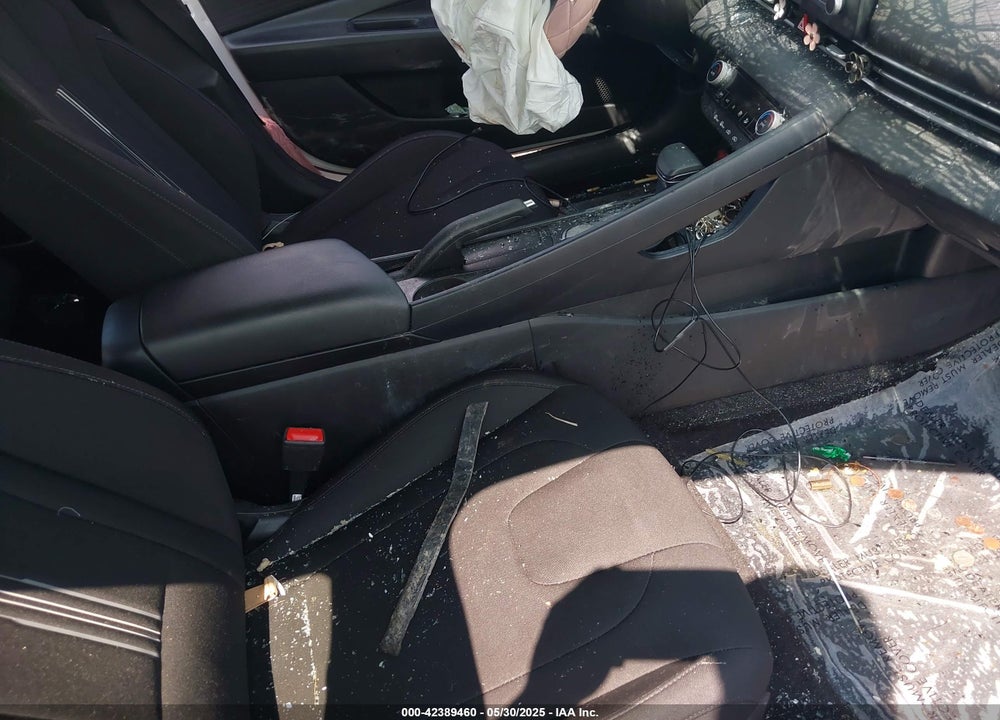 2022 HYUNDAI ELANTRA VIN: 5NPLM4AG1NH055880