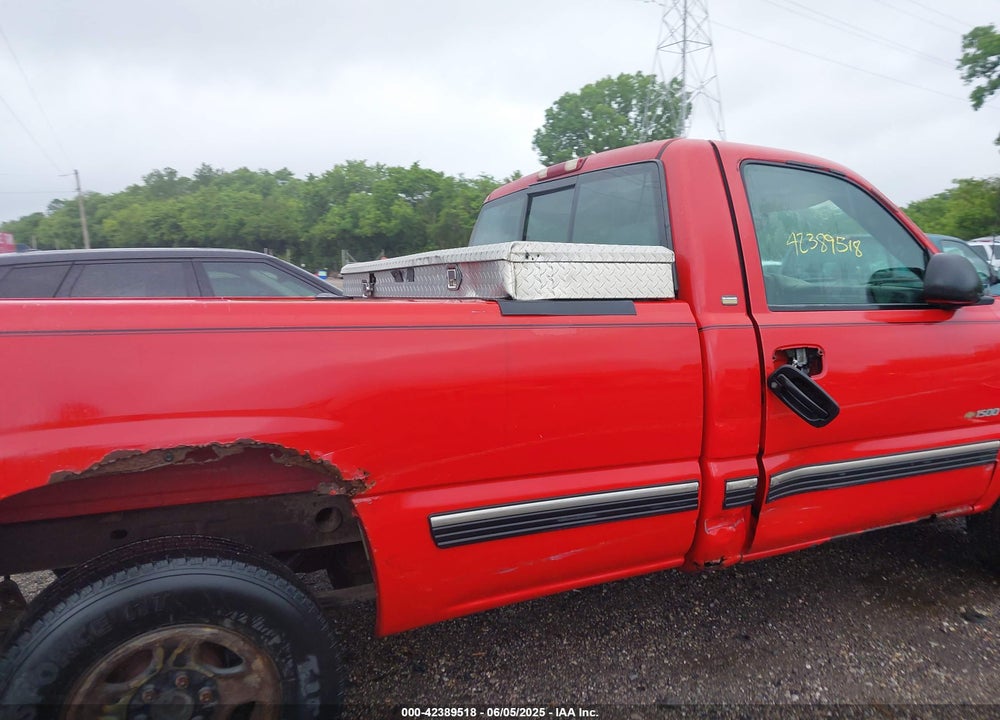 1999 CHEVROLET SILVERADO 1500 VIN: 1GCEK14VXXE188440