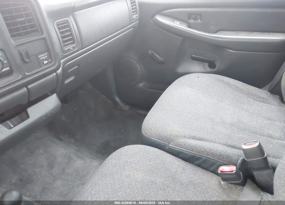 1999 CHEVROLET SILVERADO 1500 VIN: 1GCEK14VXXE188440