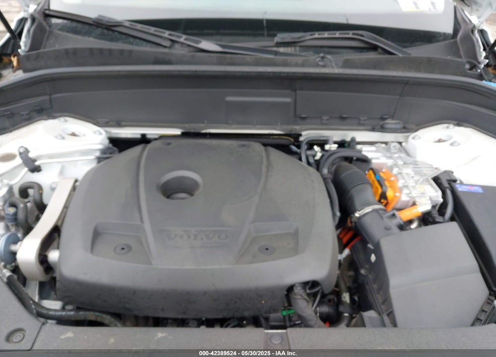 2023 VOLVO XC90 RECHARGE PLUG-IN HYBRID T8 PLUS 6-SEATER VIN: YV4H600N2P1975520