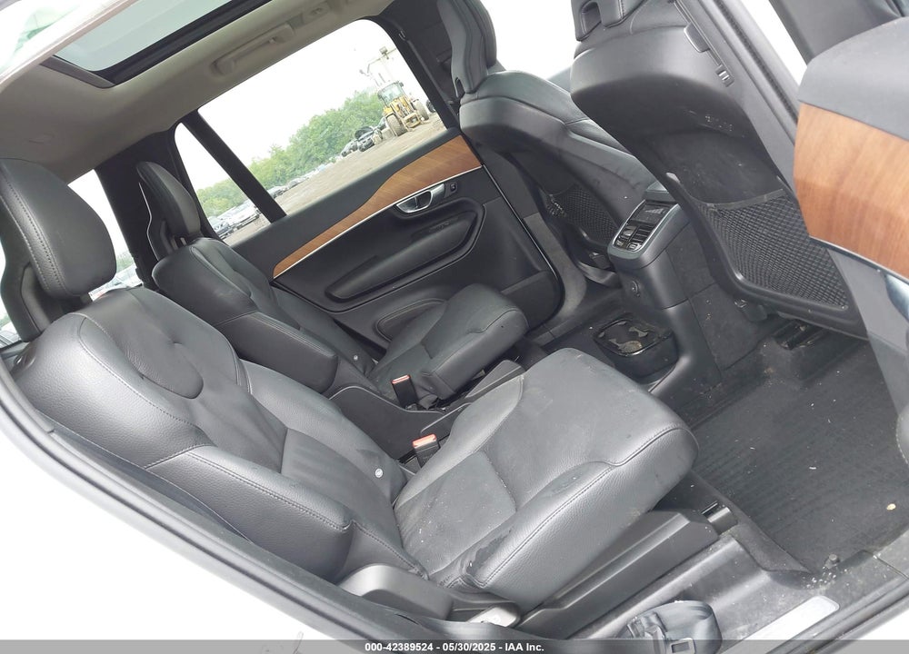 2023 VOLVO XC90 RECHARGE PLUG-IN HYBRID T8 PLUS 6-SEATER VIN: YV4H600N2P1975520