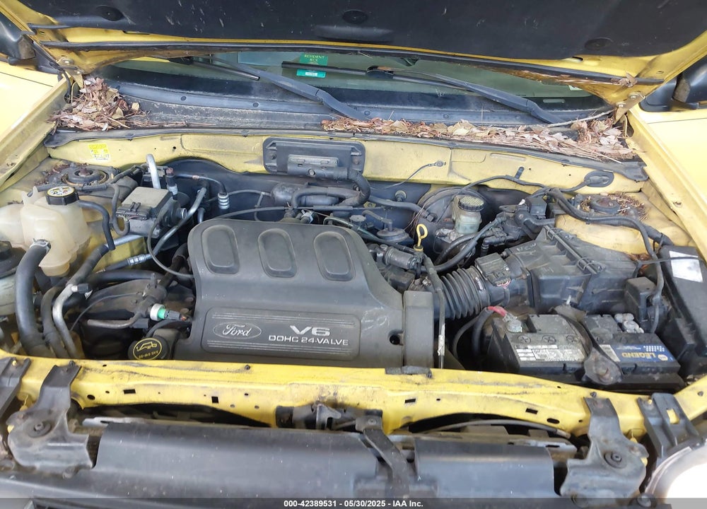 2001 FORD ESCAPE XLT VIN: 1FMCU04111KB81728