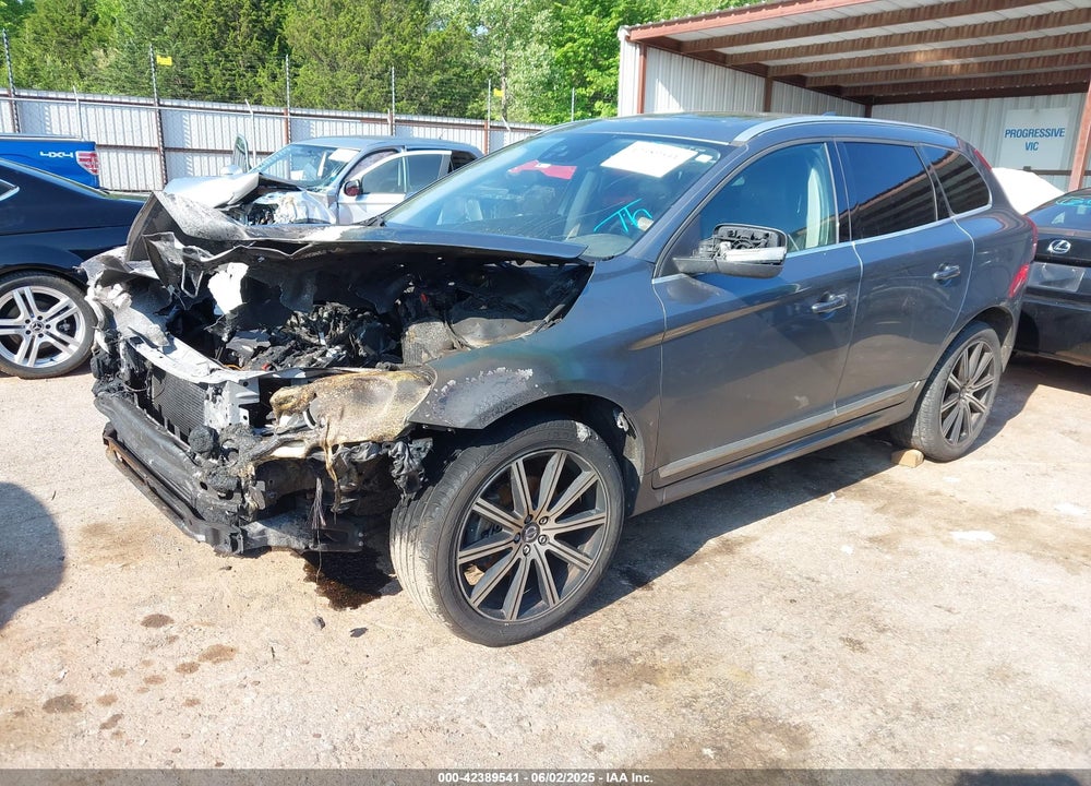 2016 VOLVO XC60 VIN: YV440MDMXG2792045