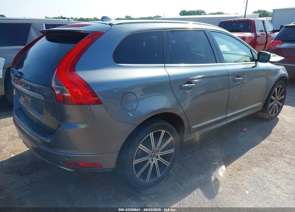 2016 VOLVO XC60 VIN: YV440MDMXG2792045