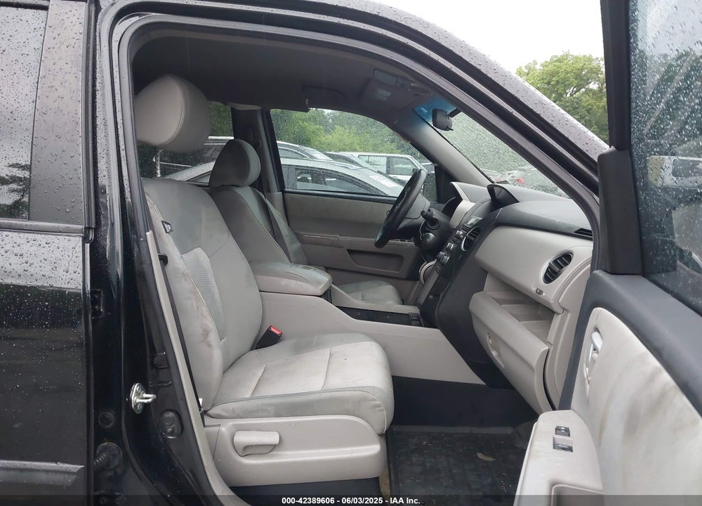 2014 HONDA PILOT LX VIN: 5FNYF4H24EB007072