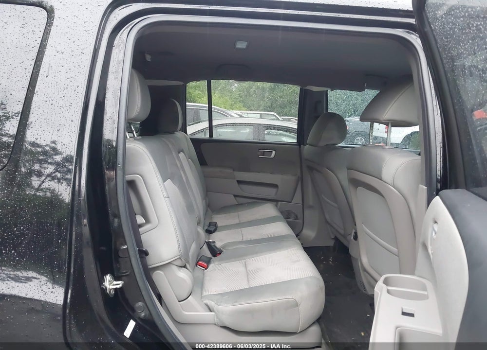 2014 HONDA PILOT LX VIN: 5FNYF4H24EB007072