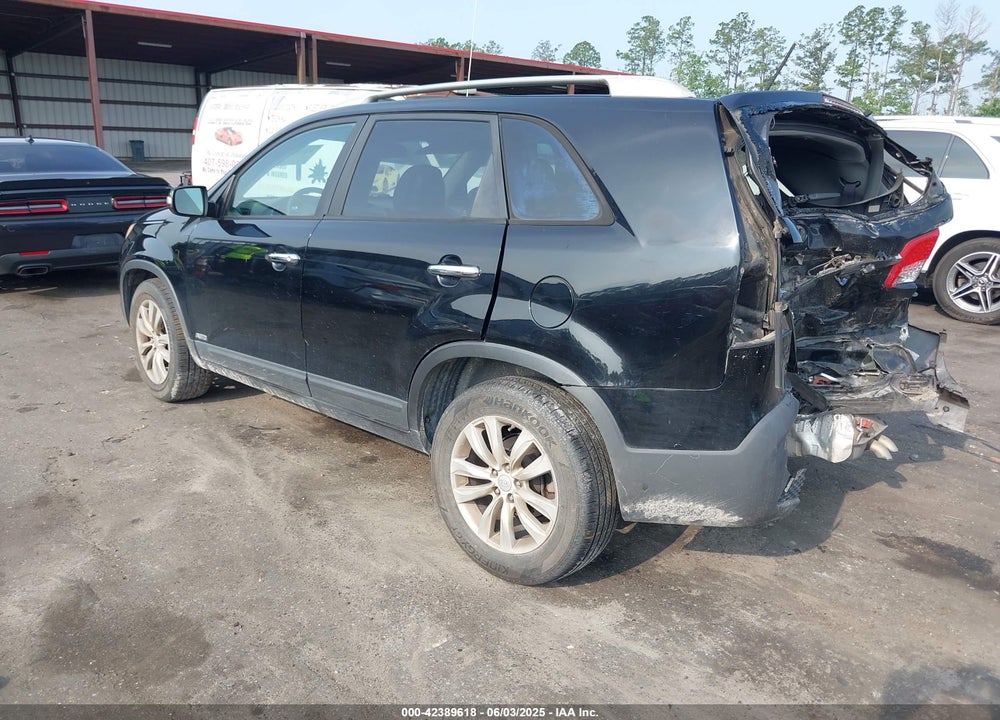 2011 KIA SORENTO LX V6 VIN: 5XYKTDA25BG079492