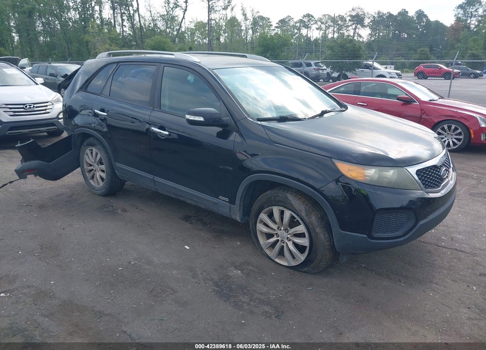 2011 KIA SORENTO LX V6 VIN: 5XYKTDA25BG079492