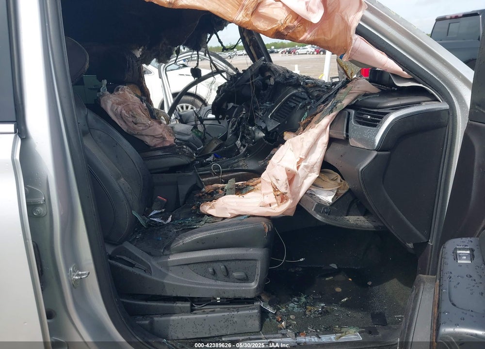2017 CHEVROLET SUBURBAN VIN: 1GNSKHKC3HR111469