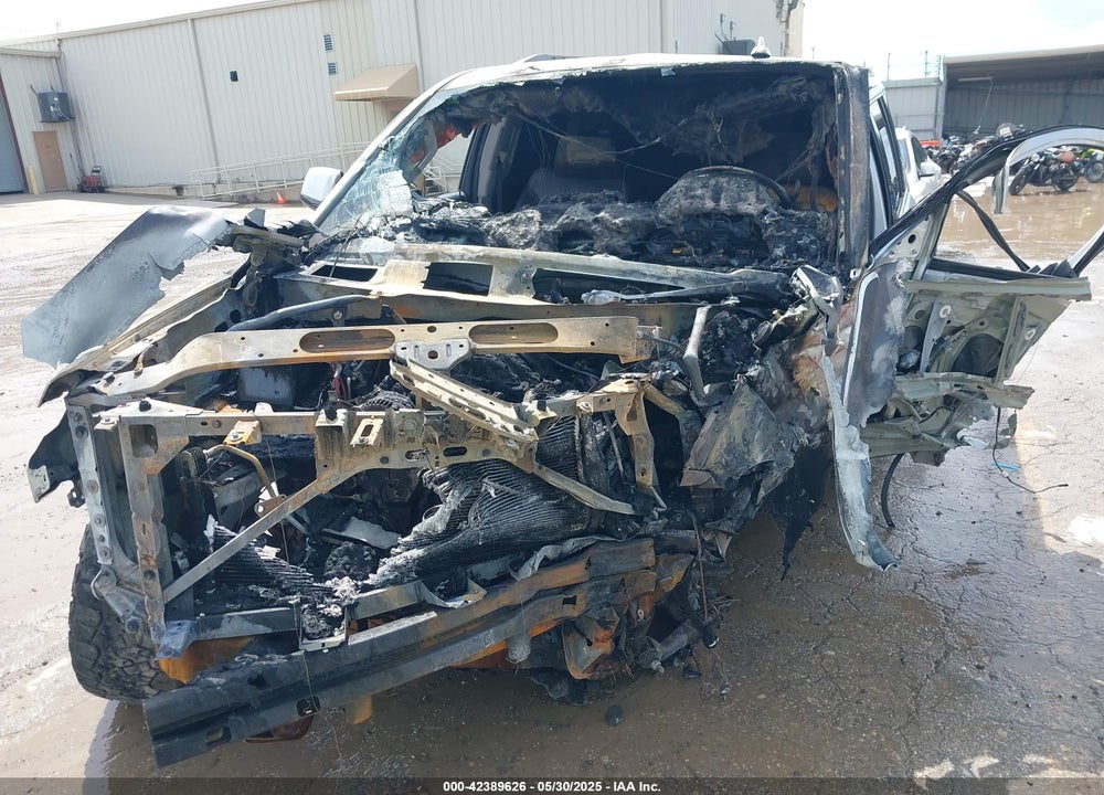 2017 CHEVROLET SUBURBAN VIN: 1GNSKHKC3HR111469