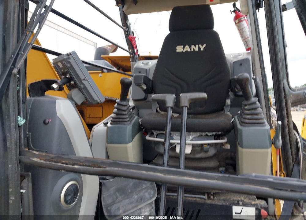 2021 SANY SY155U COMPACT EXCAVATOR VIN: SY015GCB32818