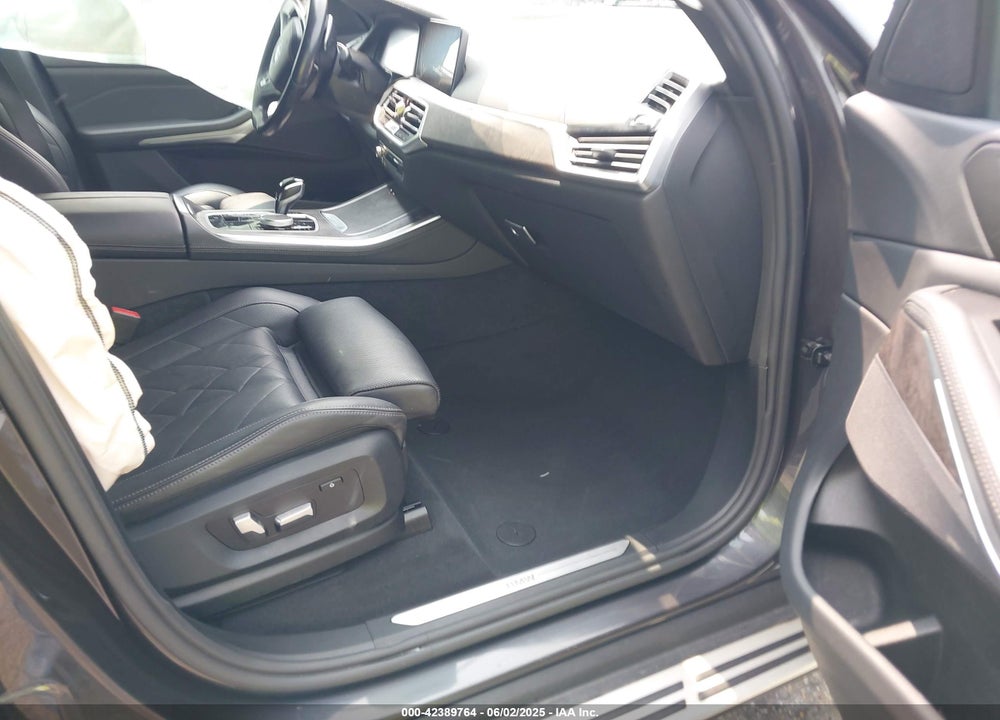 2023 BMW X5 VIN: 5UXCR4C08P9N48855