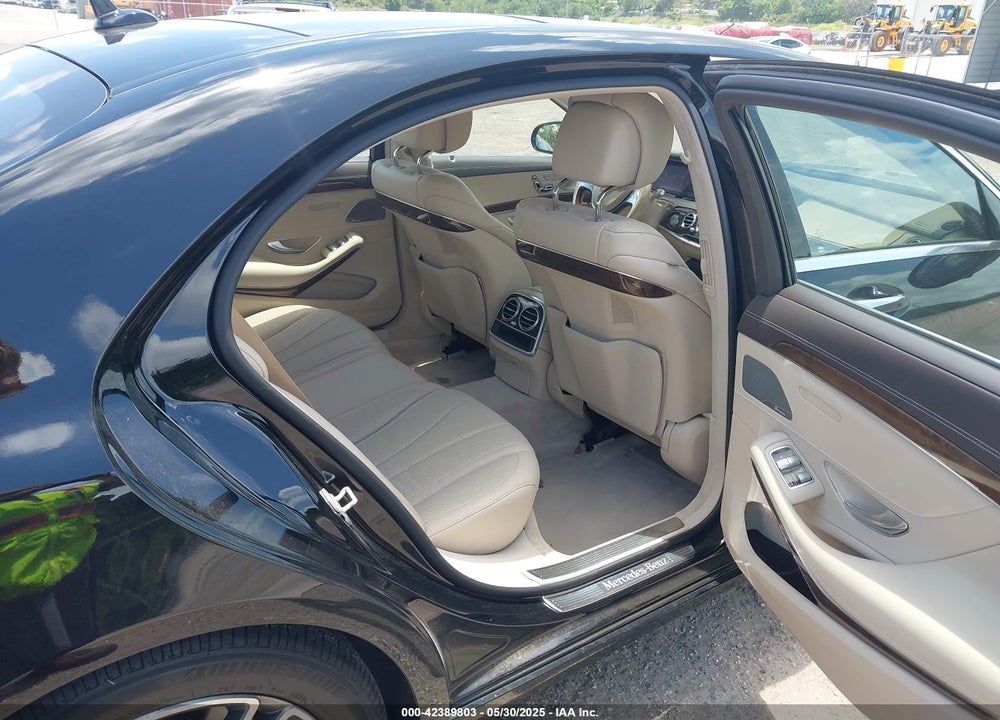 2016 MERCEDES-BENZ S 550 4MATIC VIN: WDDUG8FB6GA235985