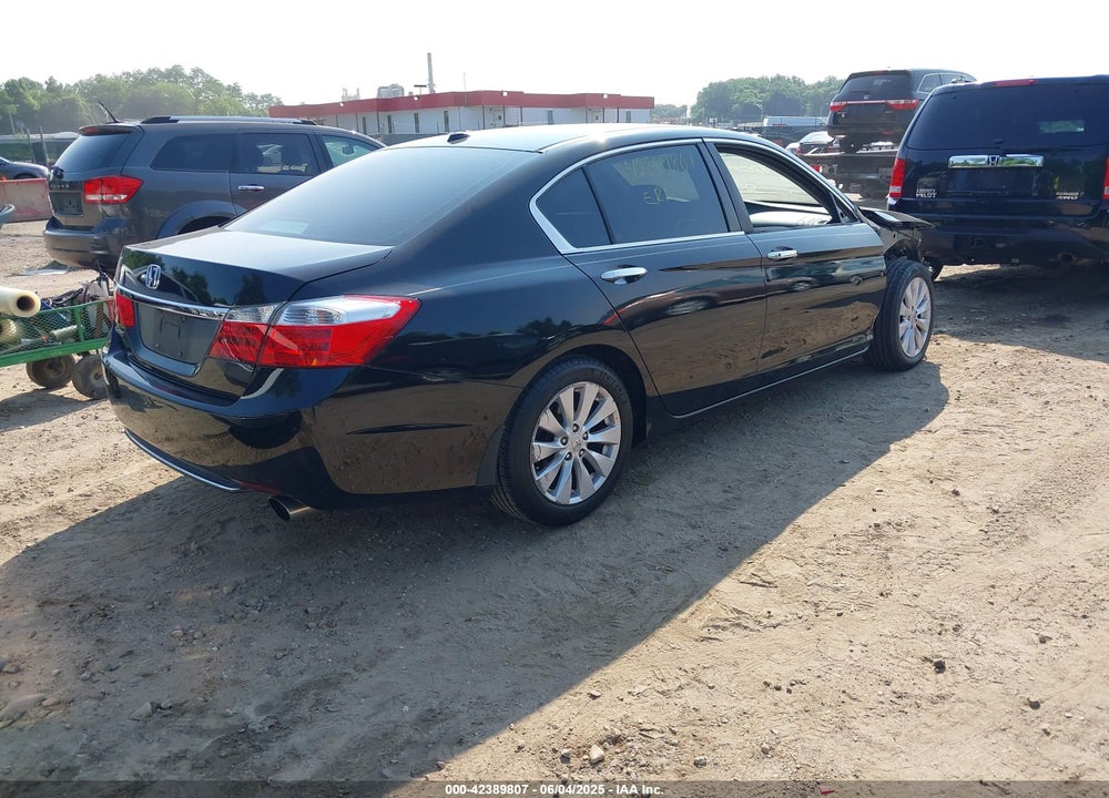 2013 HONDA ACCORD VIN: 1HGCR2F81DA086528