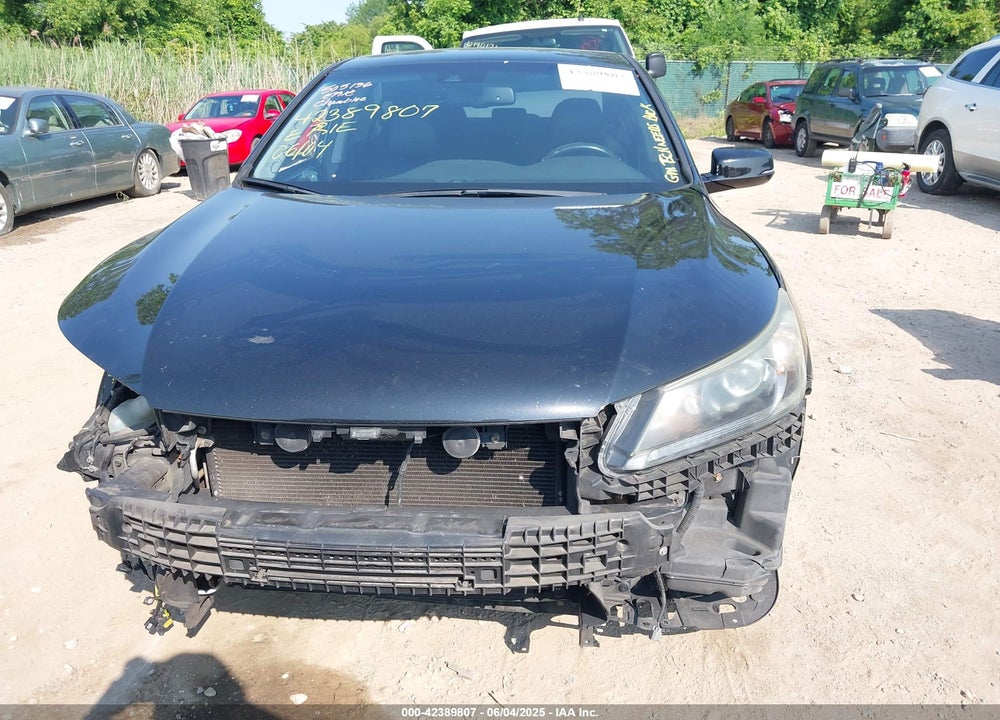 2013 HONDA ACCORD VIN: 1HGCR2F81DA086528
