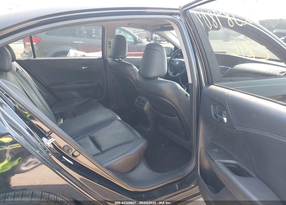 2013 HONDA ACCORD VIN: 1HGCR2F81DA086528