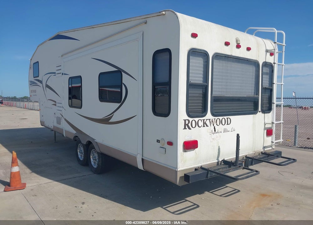 2010 ROCKWOOD SIGNATURE ULTRA LITE VIN: 4X4FRLD2XA1830892