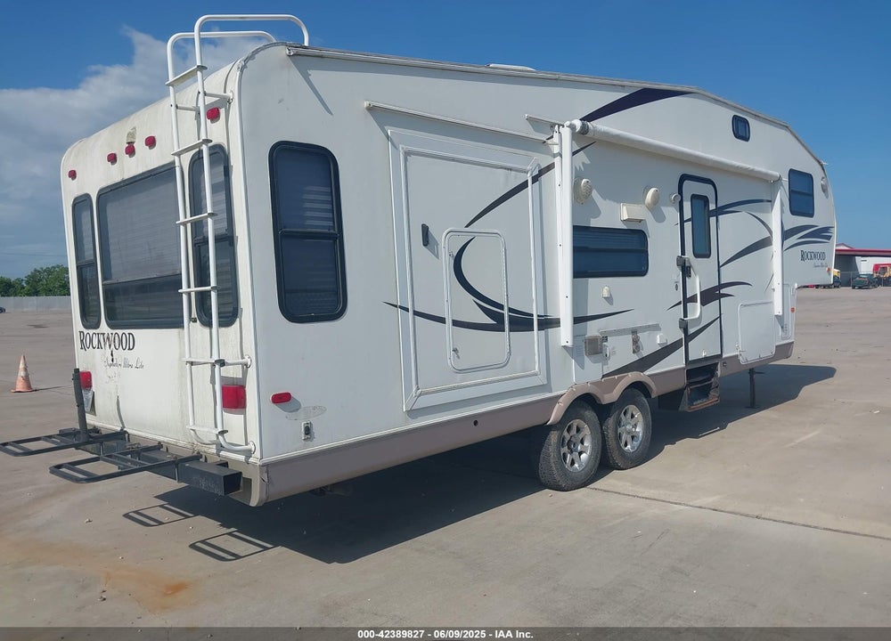 2010 ROCKWOOD SIGNATURE ULTRA LITE VIN: 4X4FRLD2XA1830892