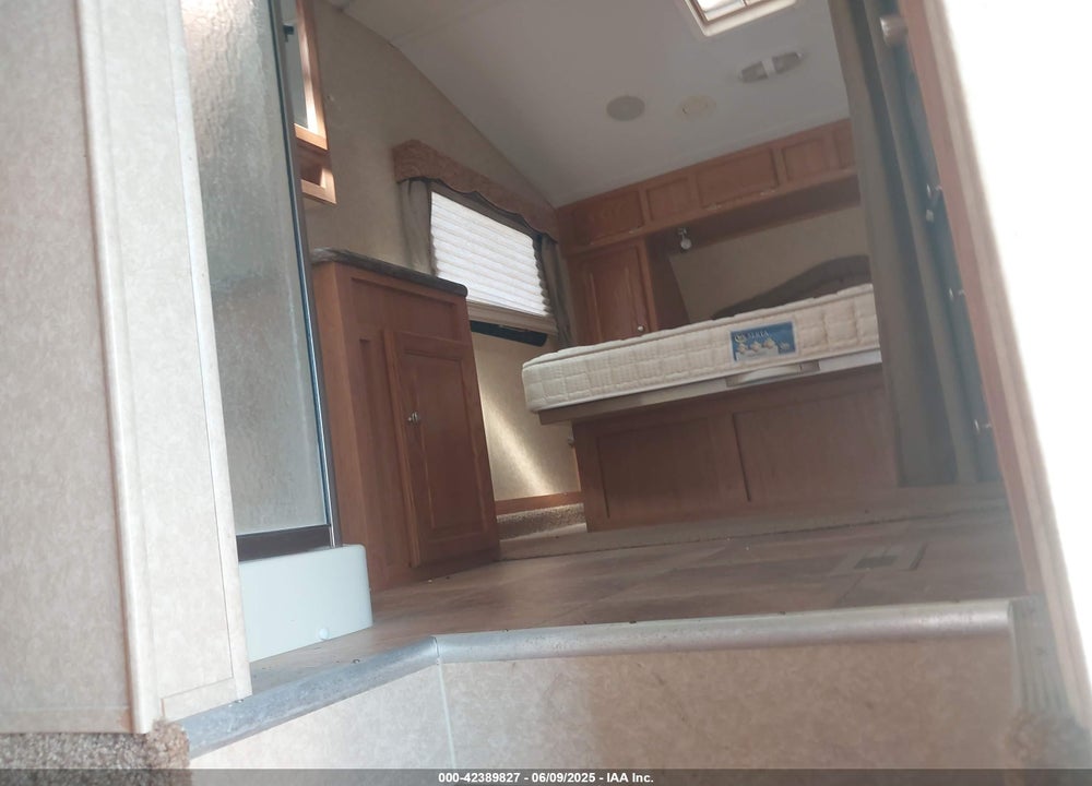 2010 ROCKWOOD SIGNATURE ULTRA LITE VIN: 4X4FRLD2XA1830892