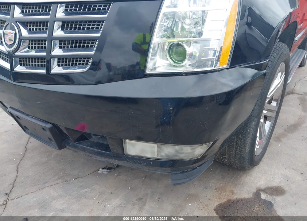 2013 CADILLAC ESCALADE VIN: 1GYS3BEFXDR127777
