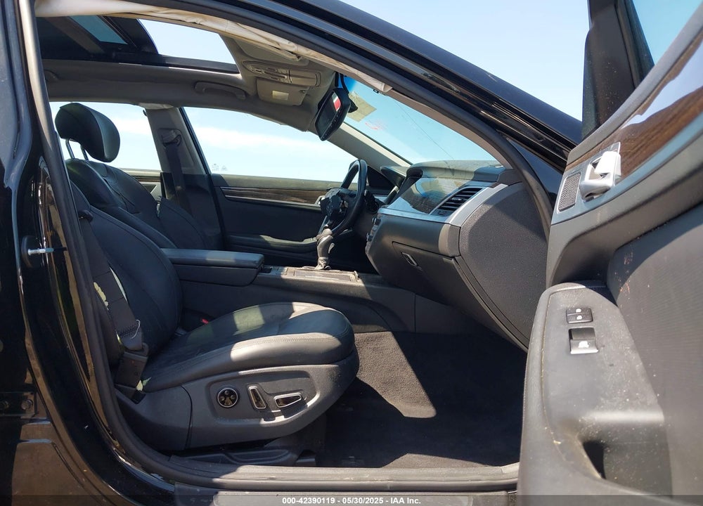 2016 HYUNDAI GENESIS VIN: KMHGN4JE3GU134405