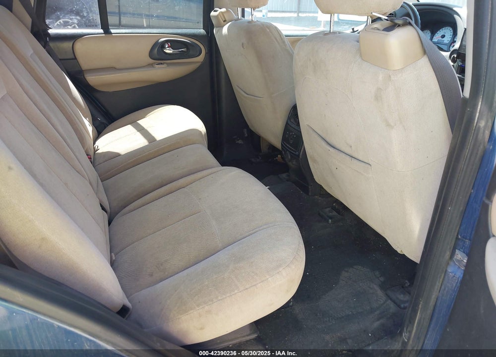 2005 CHEVROLET TRAILBLAZER VIN: 1GNOT135152152139