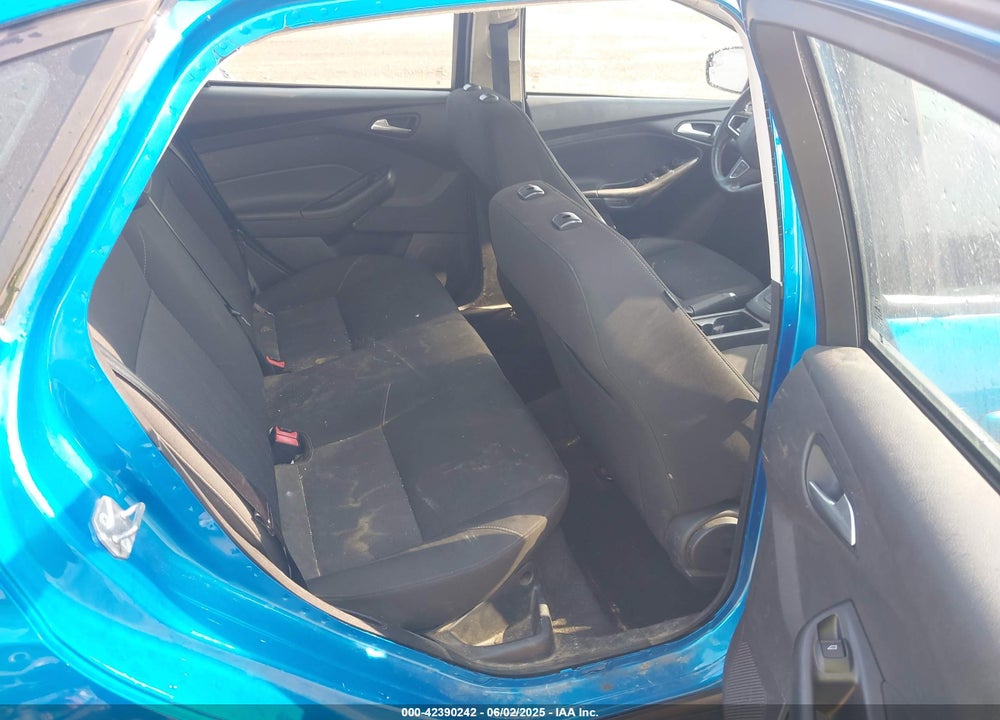 2015 FORD FOCUS SE VIN: 1FADP3F25FL230220