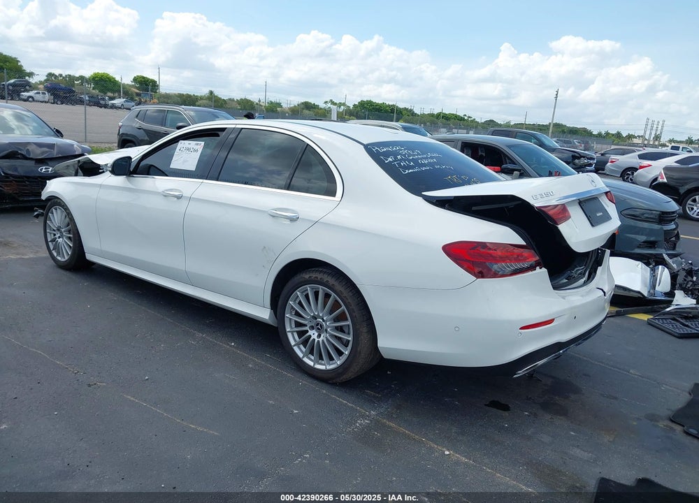 2022 MERCEDES-BENZ E VIN: W1KZF8DB8NB029005