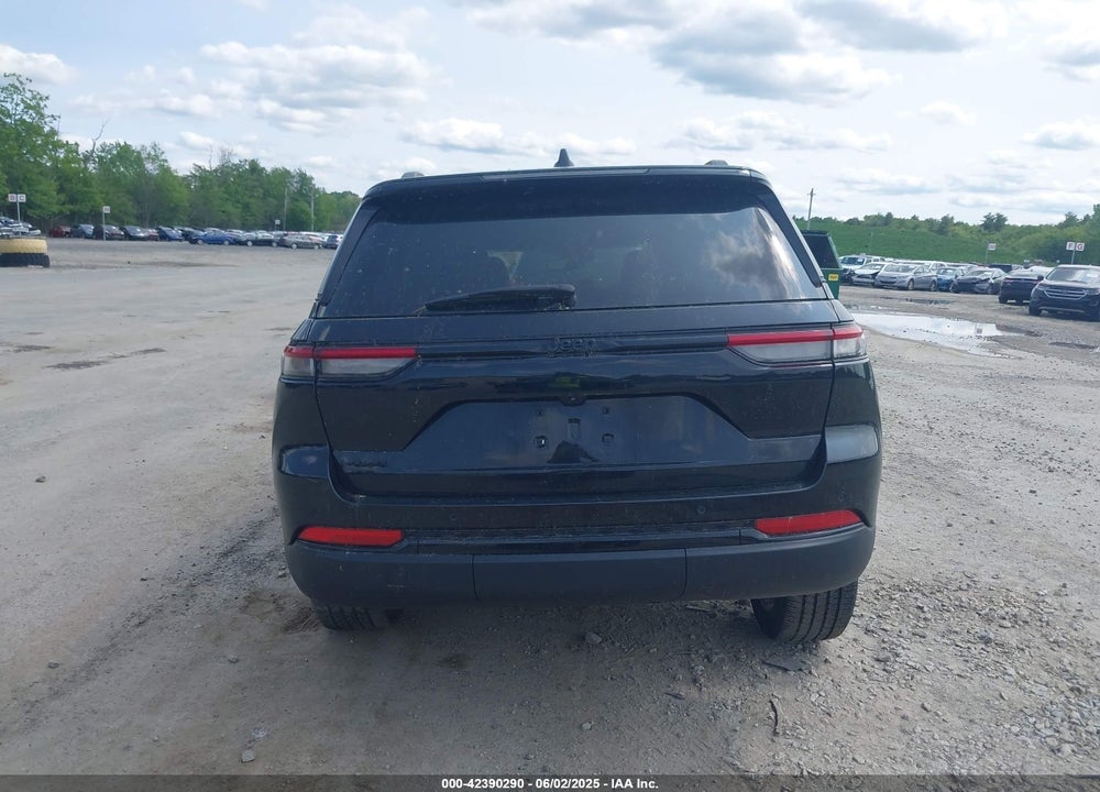 2023 JEEP GRAND CHEROKEE VIN: 1C4RJHAG2PC660094