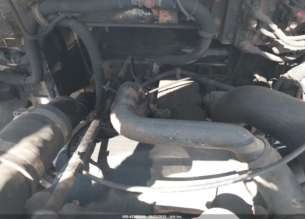 2001 FREIGHTLINER CHASSIS M LINE WALK-IN VAN VIN: 4UZAANBW81CH53290