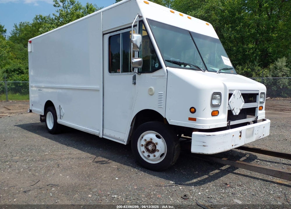 2001 FREIGHTLINER CHASSIS M LINE WALK-IN VAN VIN: 4UZAANBW81CH53290