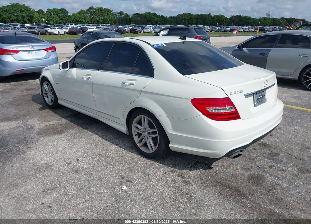 2012 MERCEDES-BENZ C CLASS VIN: WDDGF4HB3CA638628