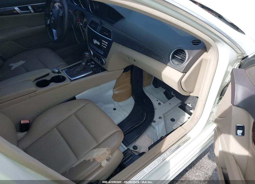 2012 MERCEDES-BENZ C CLASS VIN: WDDGF4HB3CA638628