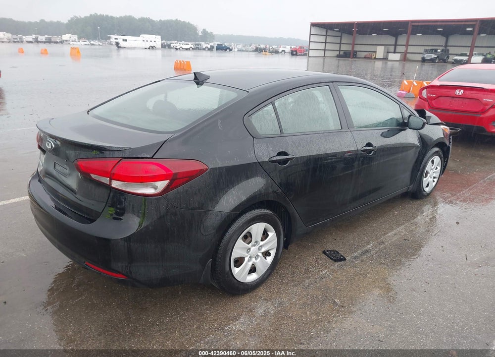 2018 KIA FORTE VIN: 3KPFK4A79JE210287