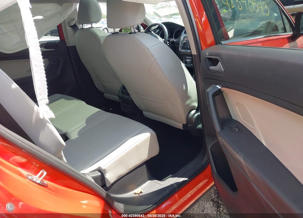 2019 VOLKSWAGEN TIGUAN VIN: 3VV2B7AX8KM165738