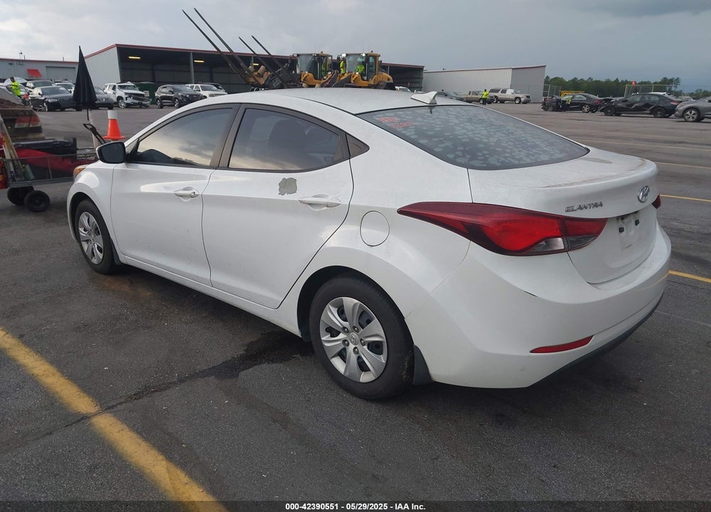 2016 HYUNDAI ELANTRA VIN: 5NPDH4AE0GH688736