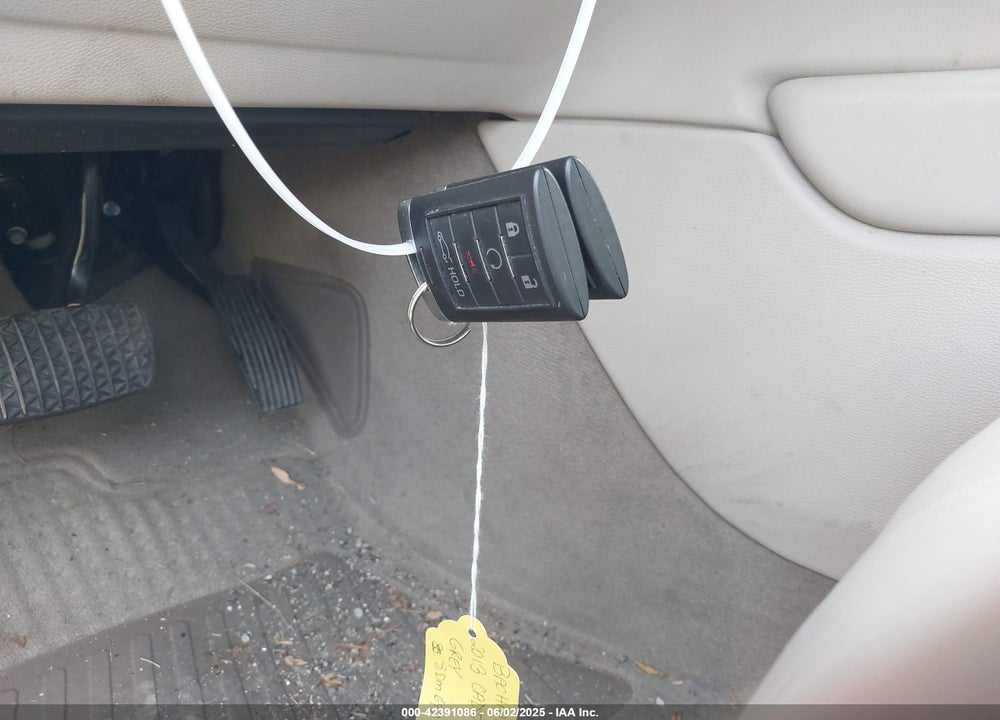 2013 CADILLAC XTS VIN: 2G61T5S38D9220243