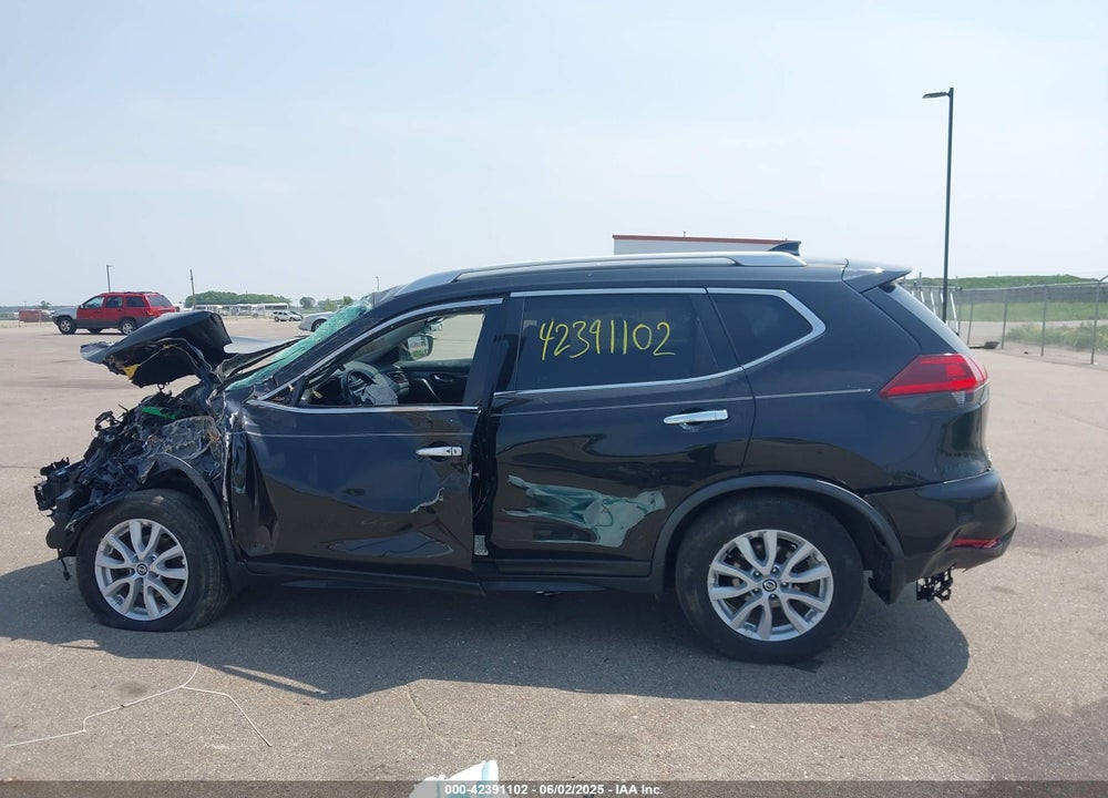 2018 NISSAN ROGUE VIN: JN8AT2MV4JW312368