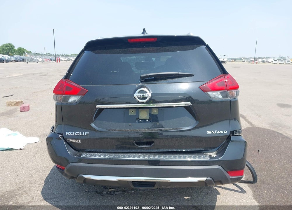 2018 NISSAN ROGUE VIN: JN8AT2MV4JW312368
